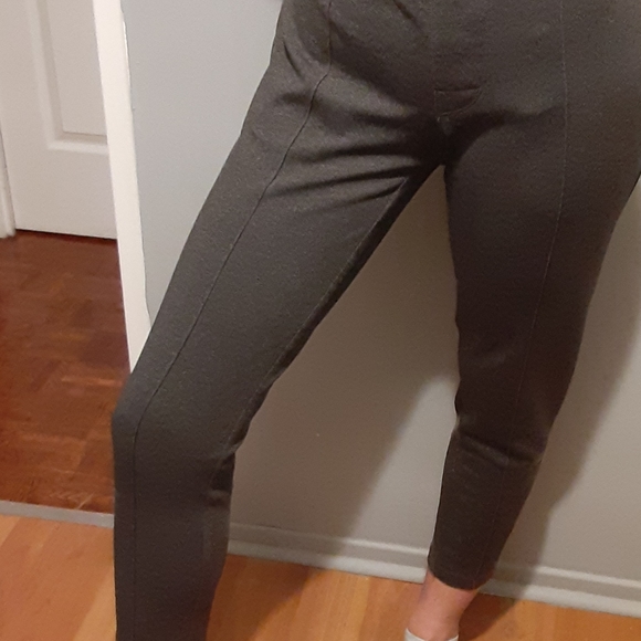 Club Monaco Women's Ankle Joggers Pants - Picture 4 of 5